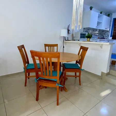 Vakantiehuis Seaside Two Bedroom Cosy Townhouse In Tourist Area *