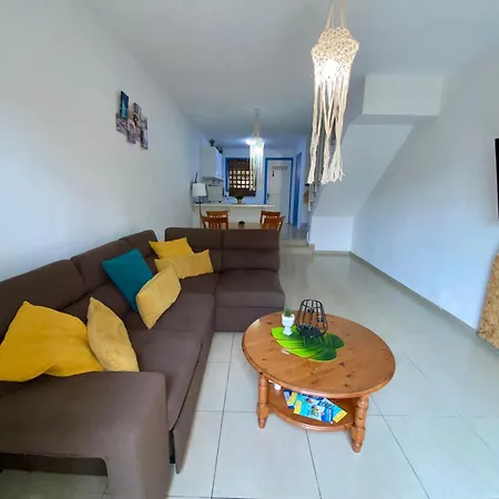 Vakantiehuis Seaside Two Bedroom Cosy Townhouse In Tourist Area Paphos