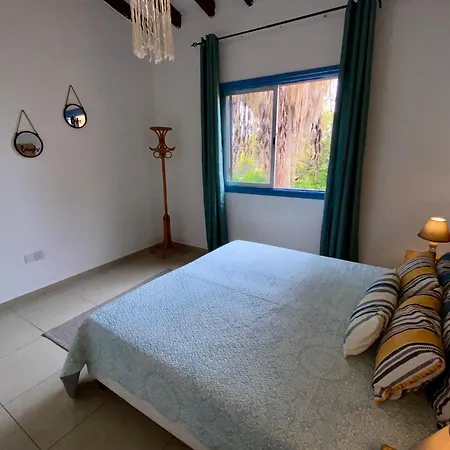 Seaside Two Bedroom Cosy Townhouse In Tourist Area Vakantiehuis *